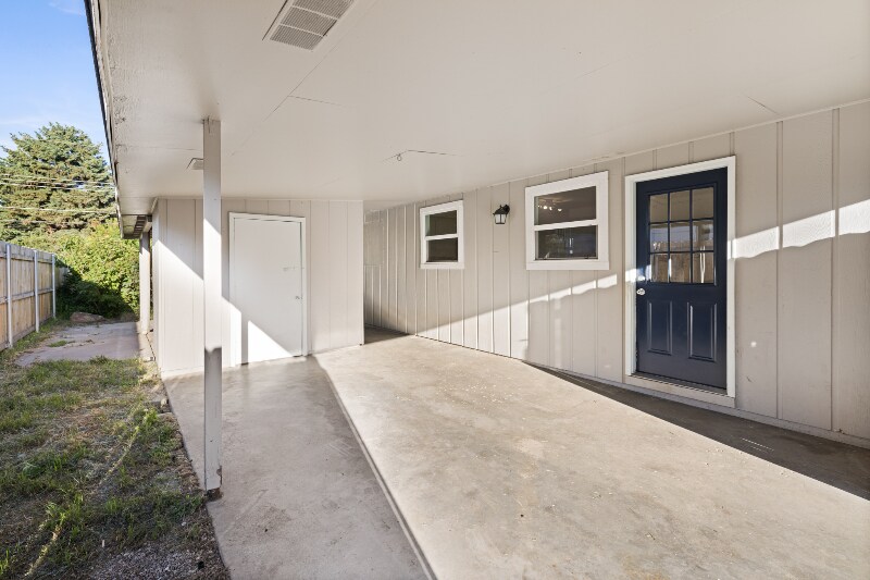 Building Photo - 1014 Laredo Cir