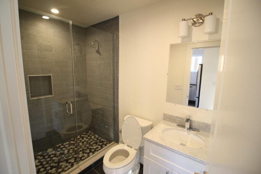 Building Photo - 1241 N 5th St