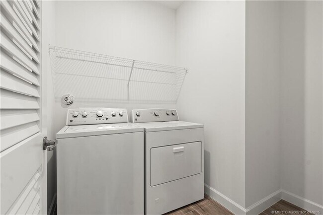 Building Photo - 14135 SW Safi Ter