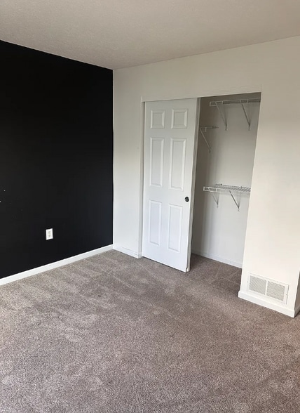 Building Photo - 8257 Deering Oaks Dr