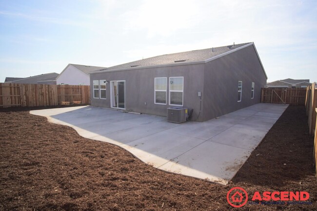 Building Photo - Stunning Newly Built Home in Southwest Area!