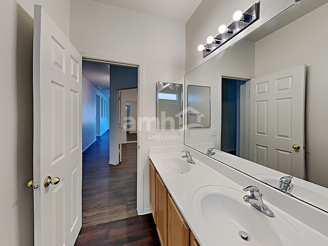 Building Photo - 12557 N Hirsutum Dr