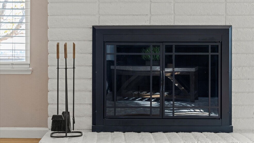 Building Photo - 2301 Sierra Highlands Dr