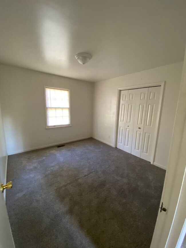 Building Photo - 6026 Emerald Ln