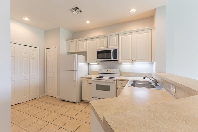 Building Photo - 3525 Milan Dr