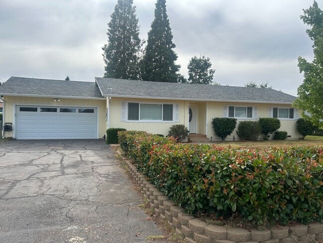 Primary Photo - 6231 Forest Ln