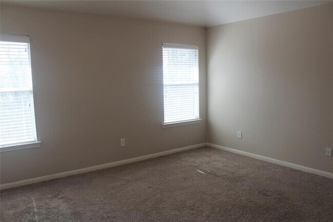 Building Photo - 8307 Cove Timbers Ln