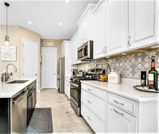 Building Photo - 26858 Weiskopf Dr