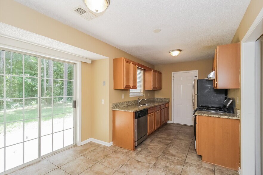 Building Photo - 3138 Jessica Dr