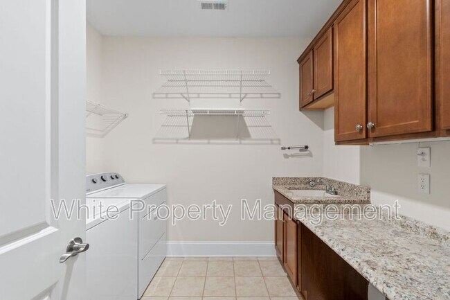 Building Photo - 3018 Portico Pl