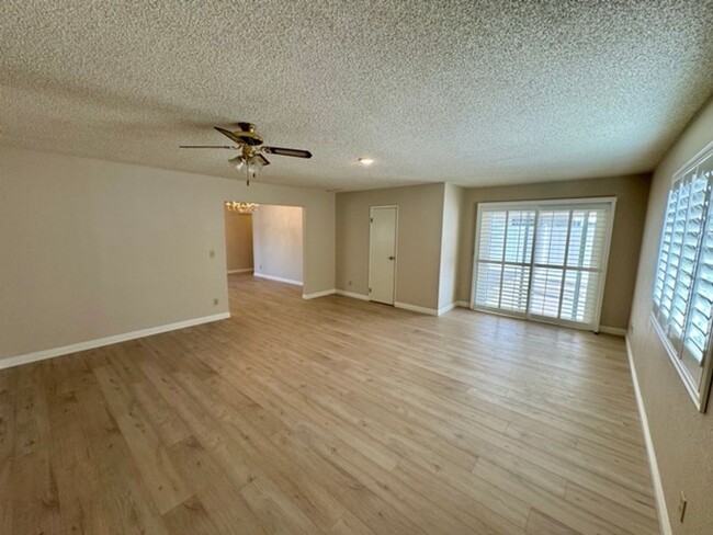 Building Photo - Beautifully Updated 3-Bedroom Home with Ne...