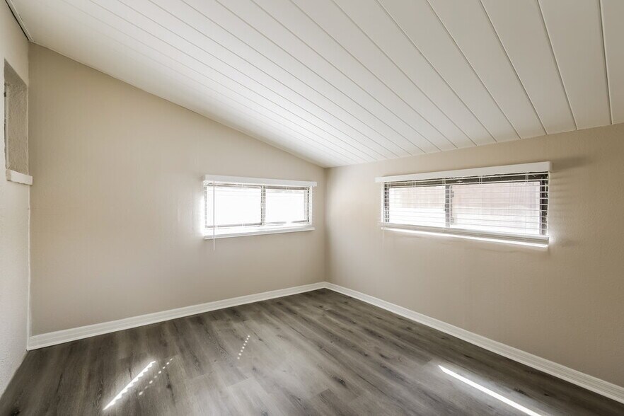 Building Photo - 13115 Caribbean Blvd