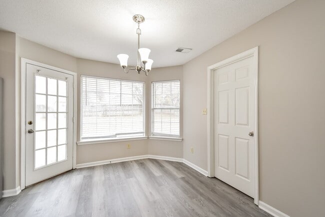 Building Photo - 4404 Shadow Ridge Dr