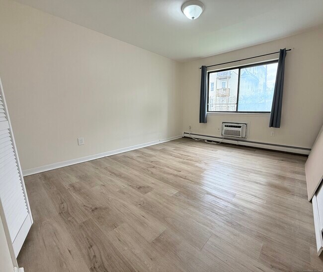 Building Photo - 252 Harlem Ave