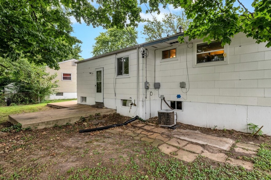Building Photo - 765 Daniel Boone dr
