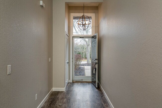 entrance - 746 Hilltop Ln