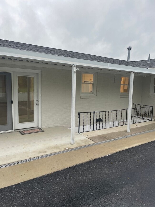 Building Photo - 4 BR 3 BA house on corner lot