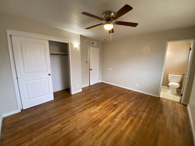 Building Photo - Spacious home Available Now!