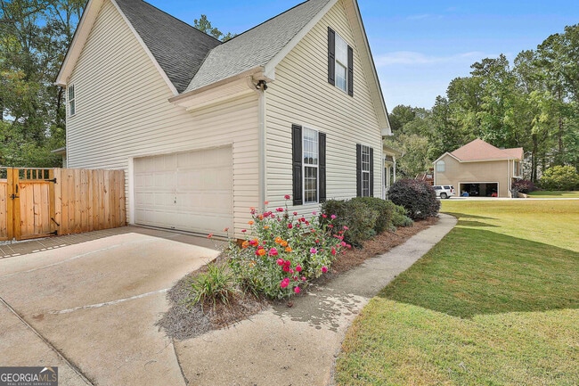 Building Photo - 45 Wildflower Cir