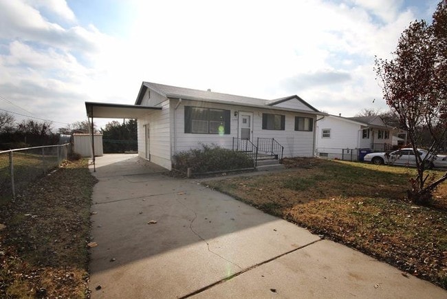 Building Photo - 1509 Bel Air Dr