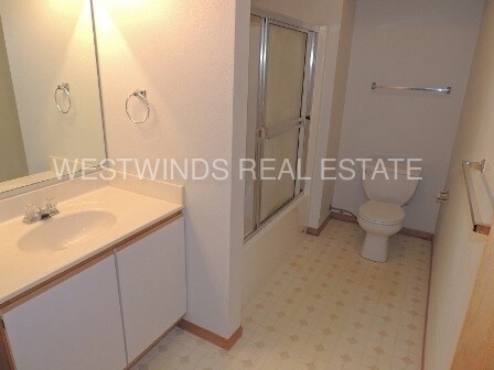 Building Photo - Sublease Available July 1st