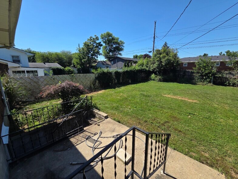 Building Photo - 521 Stonehaven Dr
