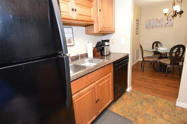 Building Photo - 12760 Indian Rocks Rd