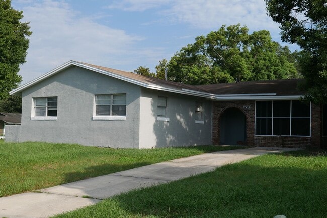 Primary Photo - 3Bedroom+BONUS, 2 bath Daytona Beach