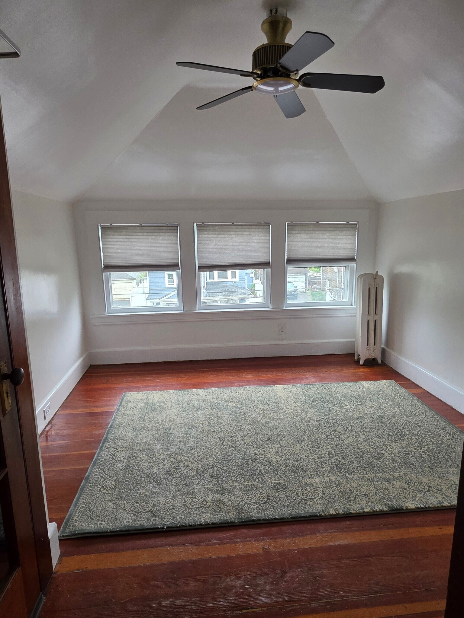 Building Photo - 164 Laurel Pl