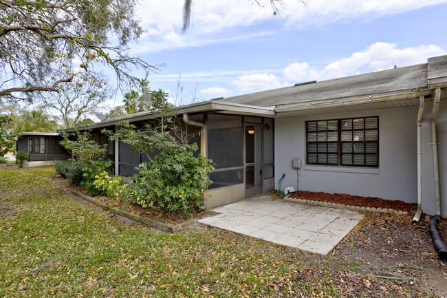 Building Photo - Renovated 2-Bedroom, 2-Bath Condo in Eustis