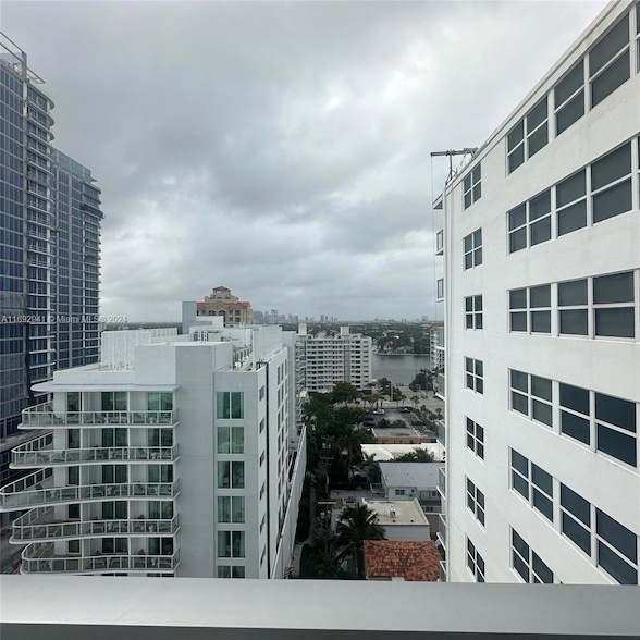 Building Photo - 209 N Fort Lauderdale Beach Blvd