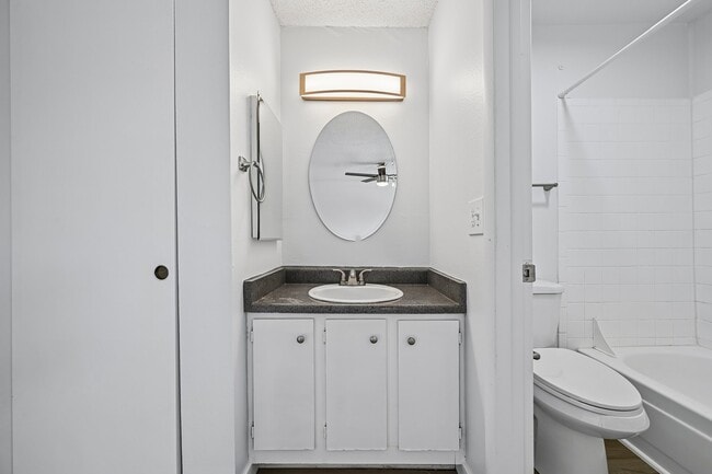 16-web-or-mls-3666 S Pearl St Unit 8-S1908-016 - Creekside