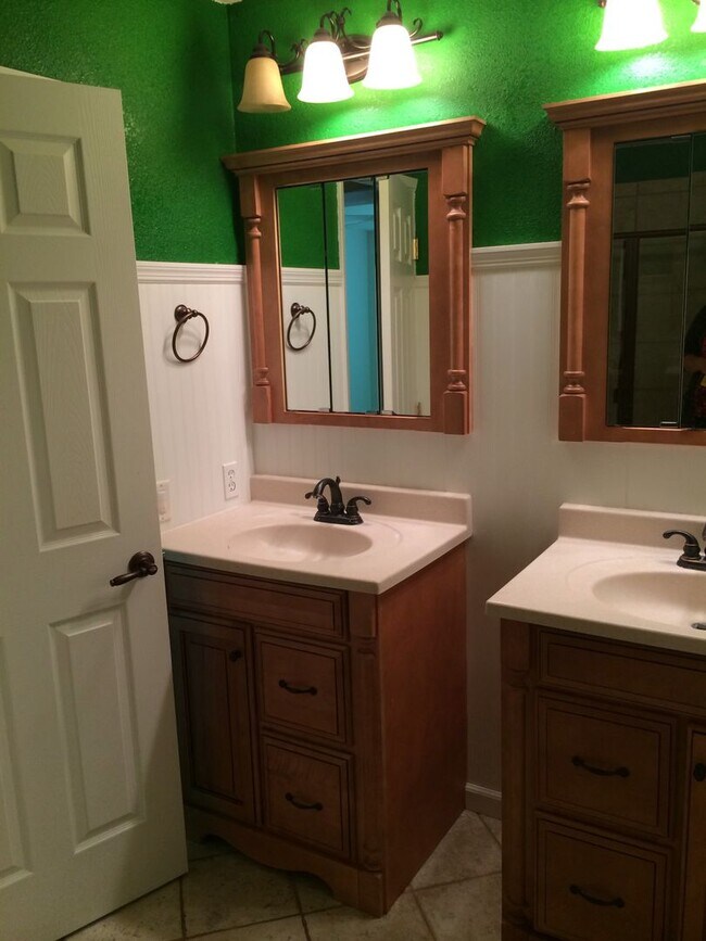 Building Photo - 2128 Bueno Dr