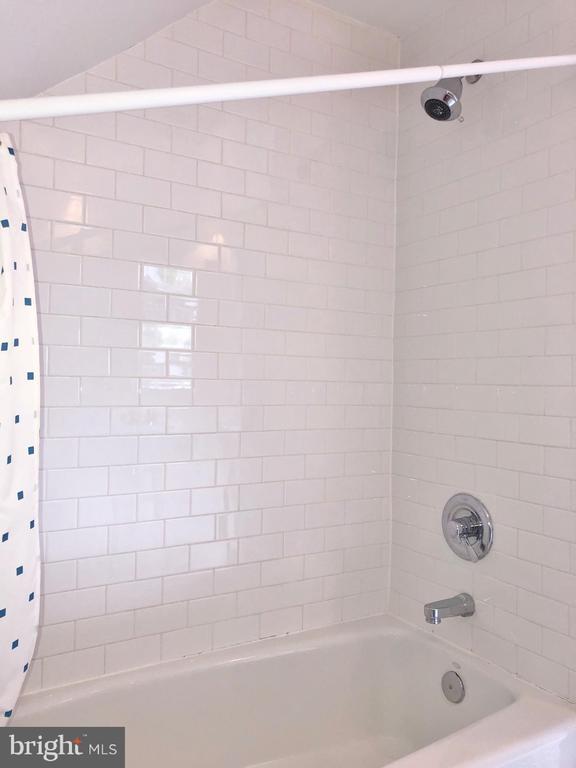 Building Photo - 5603 Chevy Chase Pkwy NW