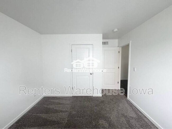 Building Photo - 4195 Cheyenne Ct