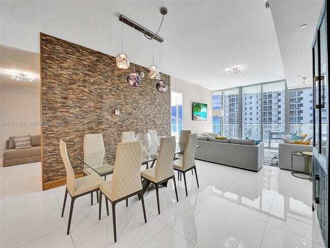 Building Photo - 17475 Collins Ave