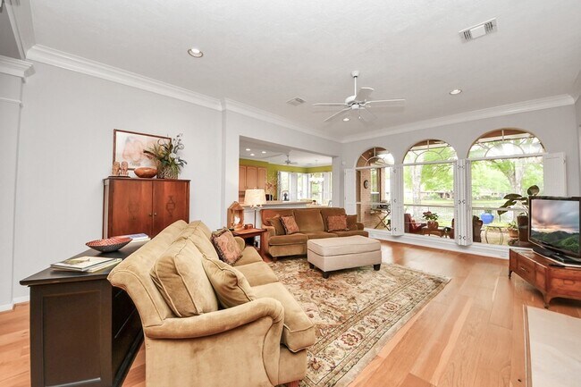 Building Photo - 19 Wild Meadow Ct