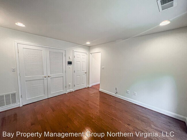 Building Photo - 3 br, 2.5 bath House - 11912 Hayes Station...