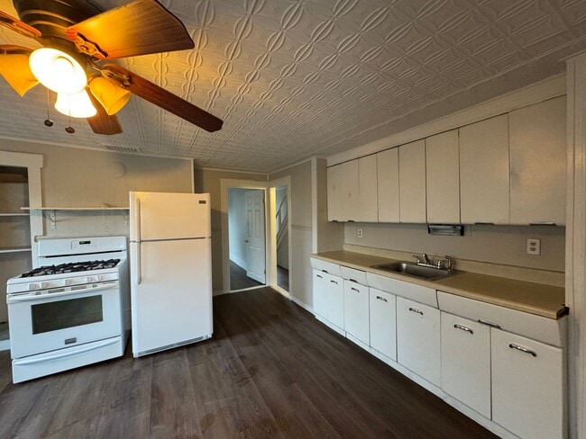 Building Photo - 43-49 Friend St