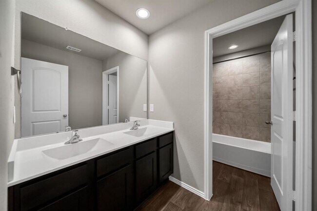 Building Photo - 22614 Petrizzi Ln