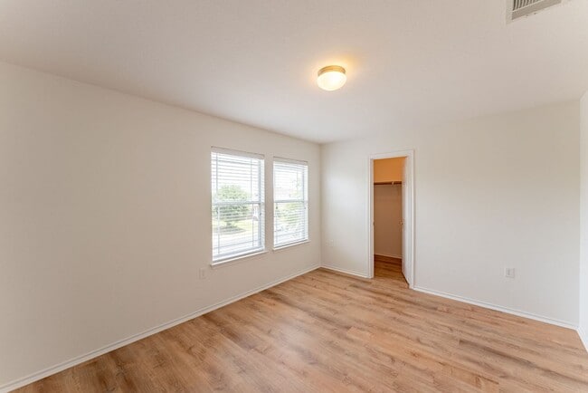 Building Photo - 1225 Anise Dr