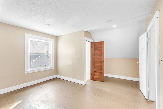 Building Photo - 21 Biltmore St