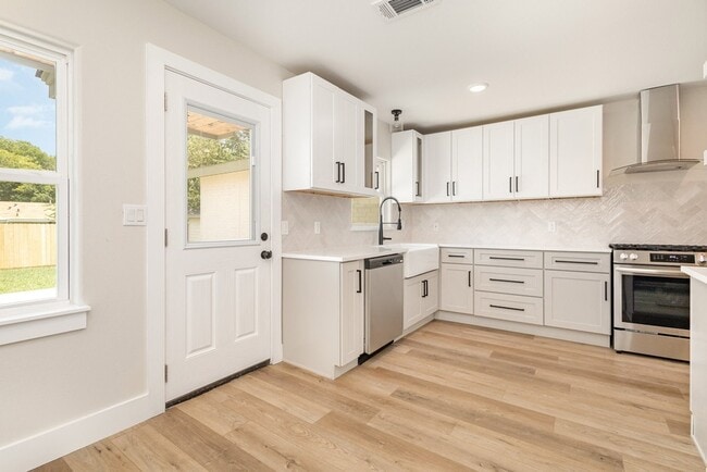 Building Photo - 13520 Glenside Dr