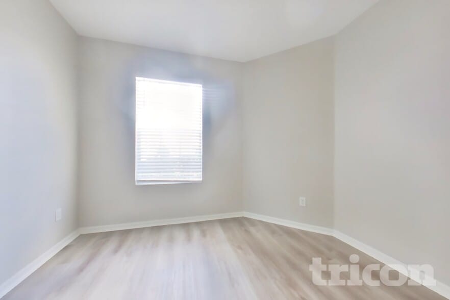 Building Photo - 1623 Chatham Cir