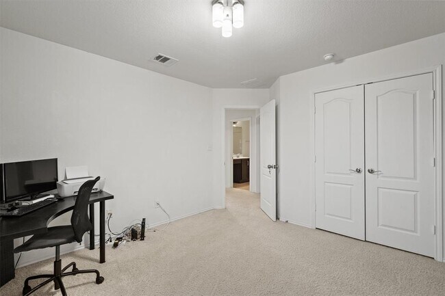 Building Photo - 12036 Pecangate Way