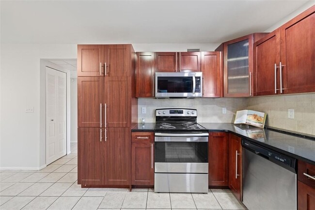 Building Photo - 8601 Huron Ct