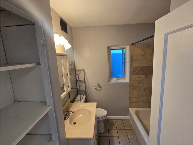 Building Photo - 41 Campden Way