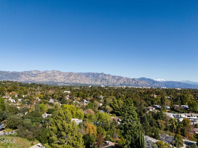 Building Photo - 1370 Cresthaven Dr