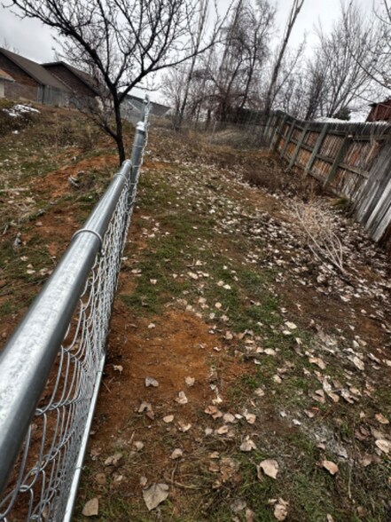 Building Photo - 3306 N Fairfield Rd