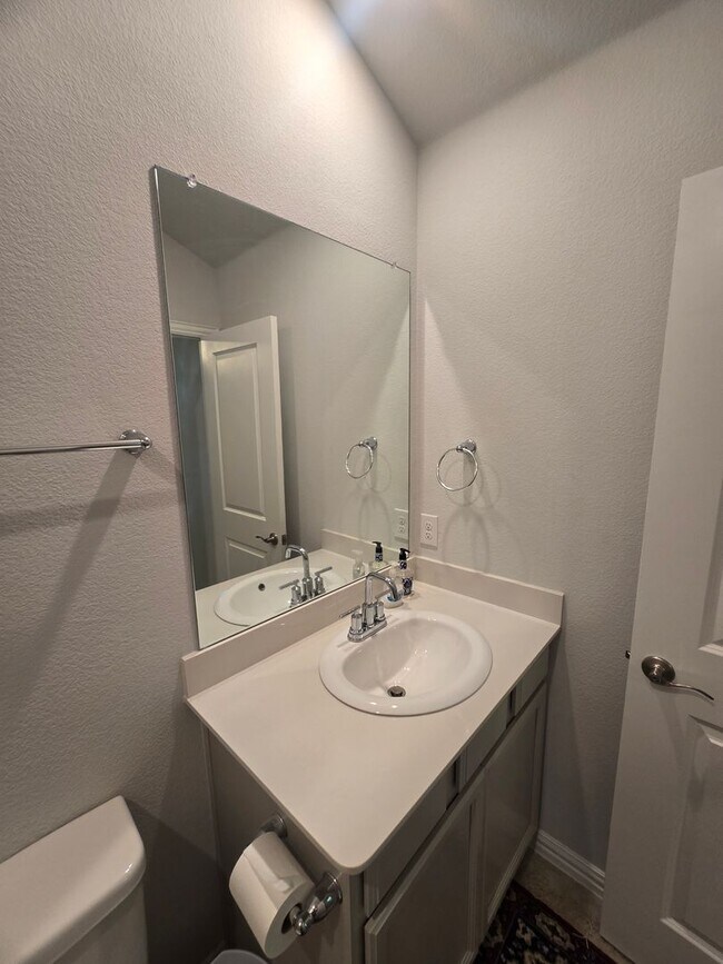 Building Photo - Fantastic in Fate!